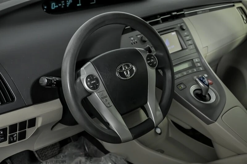 2013 Toyota Prius 3rd Gen - Image 20 of 21