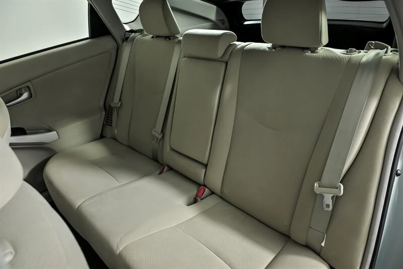 2013 Toyota Prius 3rd Gen - Image 19 of 21