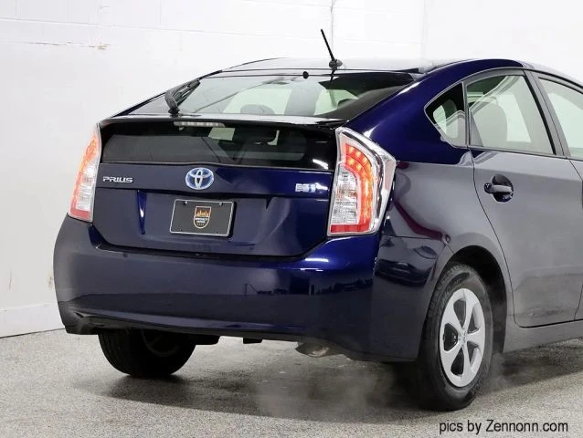 2013 Toyota Prius 3rd Gen - Image 9 of 21