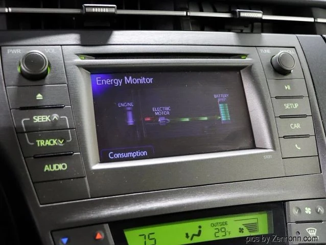 2013 Toyota Prius 3rd Gen - Image 19 of 21