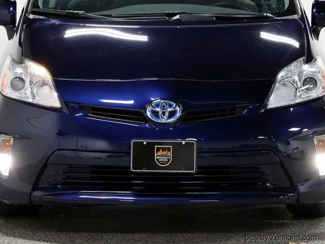 2013 Toyota Prius 3rd Gen - Image 6 of 21
