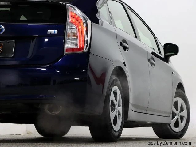 2013 Toyota Prius 3rd Gen - Image 8 of 21