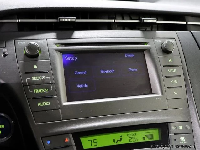2013 Toyota Prius 3rd Gen - Image 18 of 21