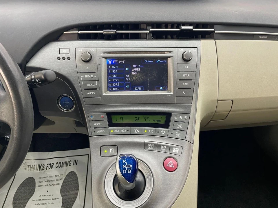 2013 Toyota Prius 3rd Gen - Image 17 of 21