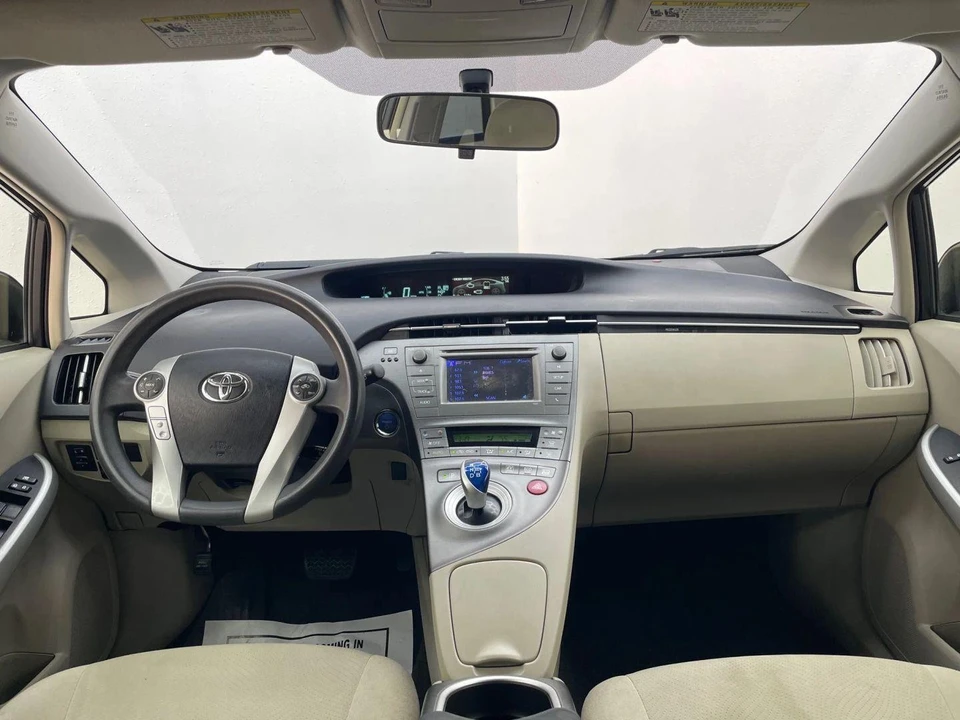 2013 Toyota Prius 3rd Gen - Image 16 of 21