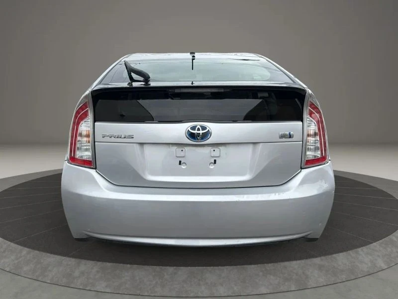 2013 Toyota Prius 3rd Gen - Image 6 of 12