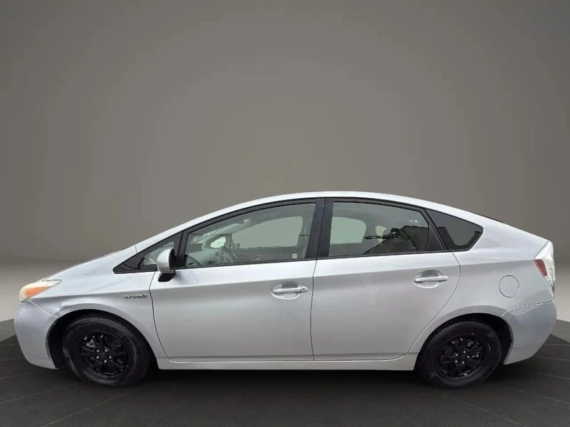 2013 Toyota Prius 3rd Gen - Image 8 of 12