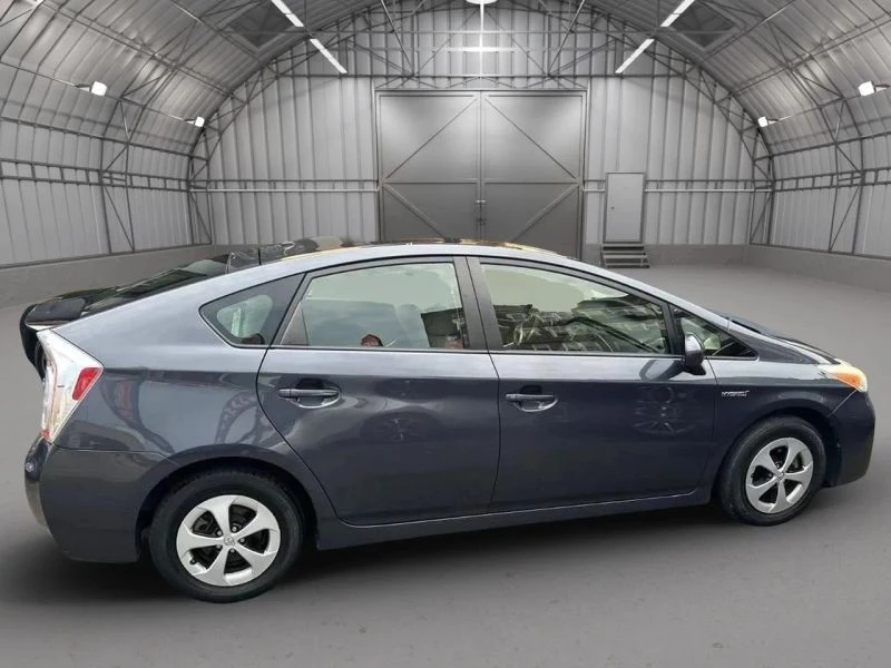 2013 Toyota Prius 3rd Gen - Image 7 of 12