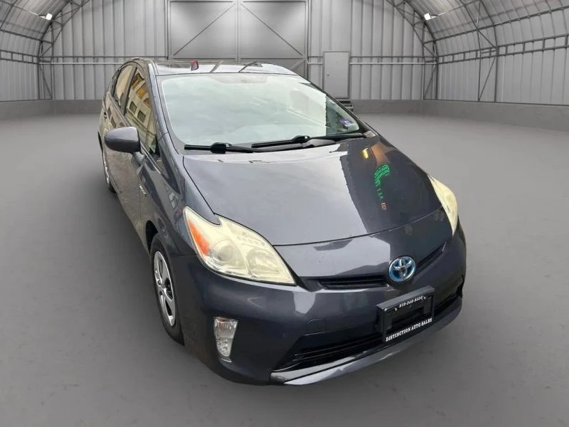 2013 Toyota Prius 3rd Gen - Image 6 of 12