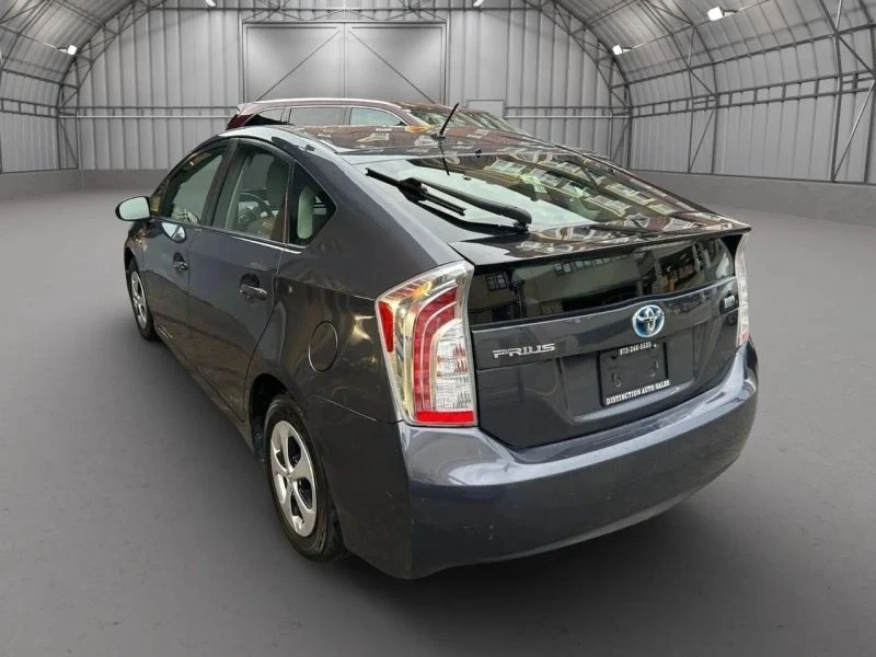 2013 Toyota Prius 3rd Gen - Image 4 of 12