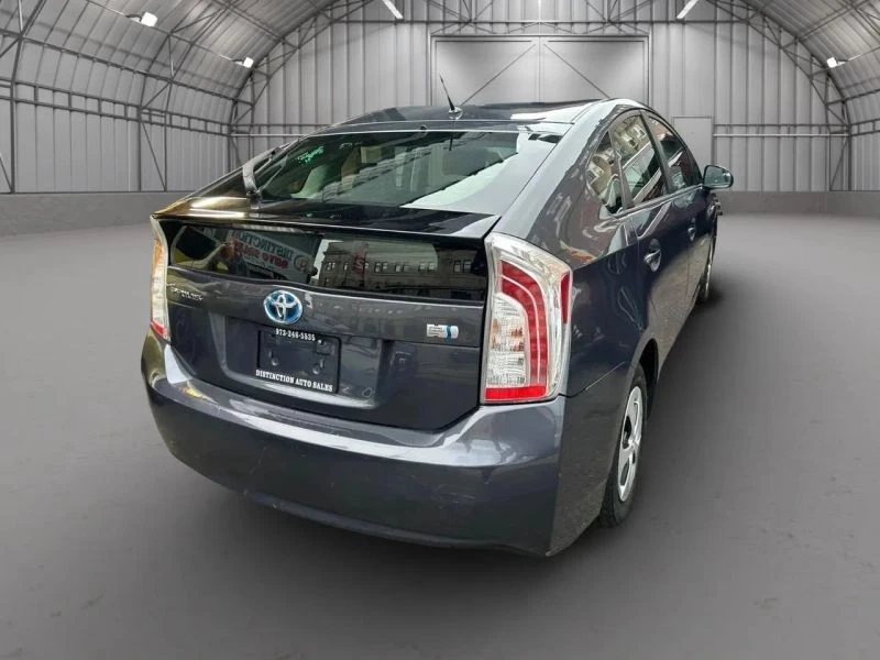 2013 Toyota Prius 3rd Gen - Image 8 of 12