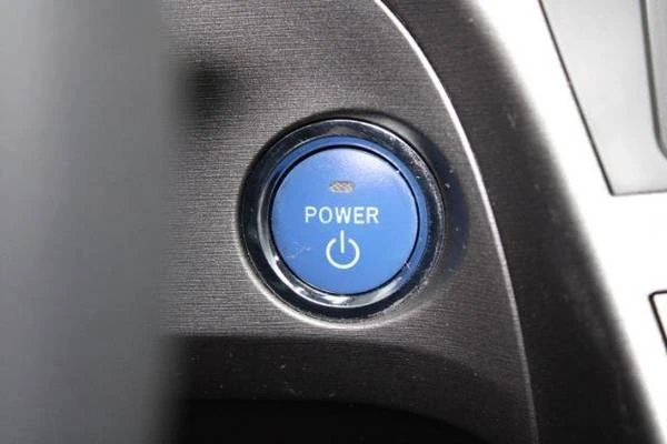 2013 Toyota Prius 3rd Gen - Image 15 of 21