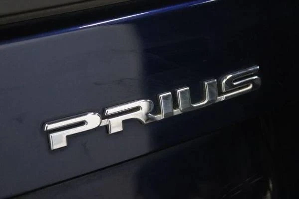 2013 Toyota Prius 3rd Gen - Image 9 of 21