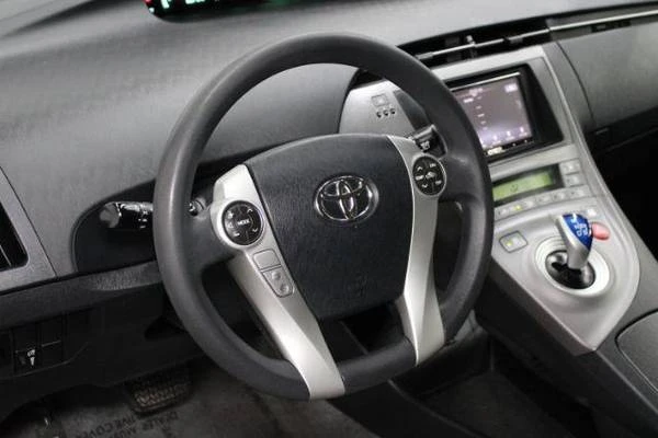 2013 Toyota Prius 3rd Gen - Image 13 of 21