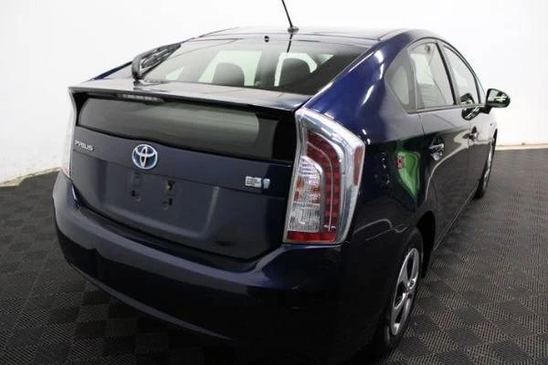 2013 Toyota Prius 3rd Gen - Image 8 of 21