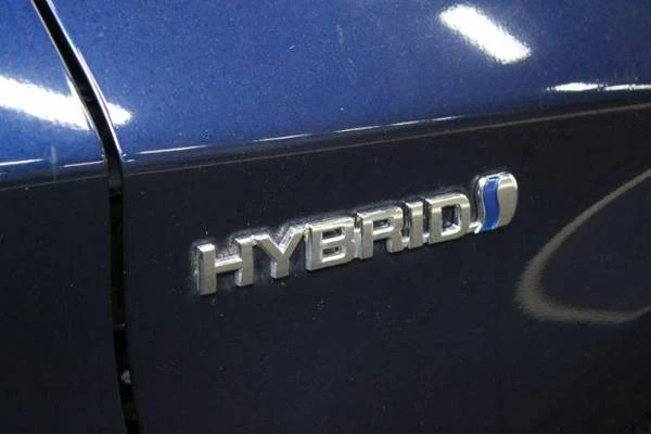 2013 Toyota Prius 3rd Gen - Image 5 of 21