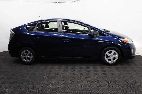 2013 Toyota Prius 3rd Gen - Image 4 of 21