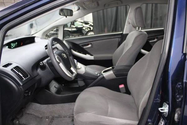 2013 Toyota Prius 3rd Gen - Image 12 of 21