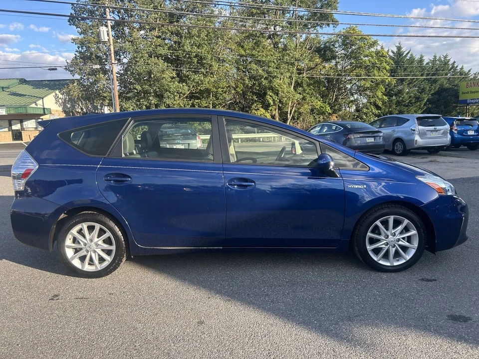 2013 Toyota Prius 3rd Gen - Image 4 of 21