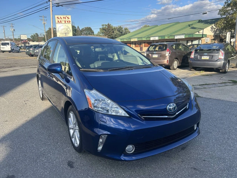 2013 Toyota Prius 3rd Gen - Image 3 of 21