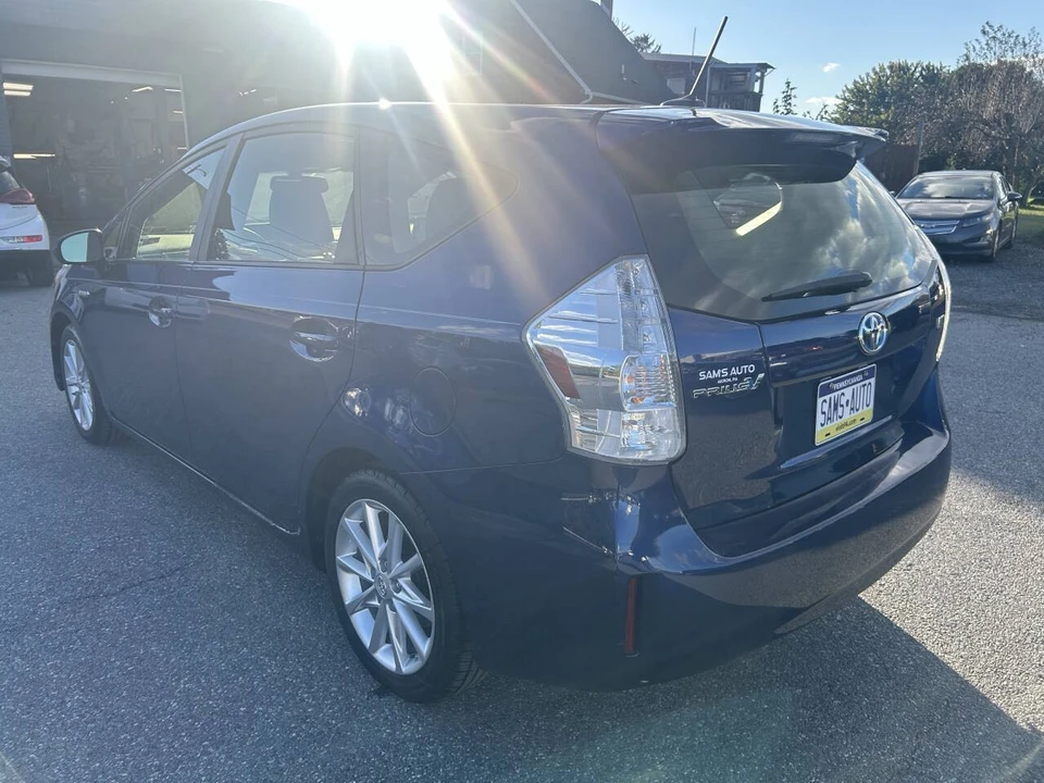 2013 Toyota Prius 3rd Gen - Image 7 of 21