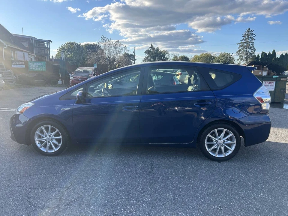 2013 Toyota Prius 3rd Gen - Image 8 of 21