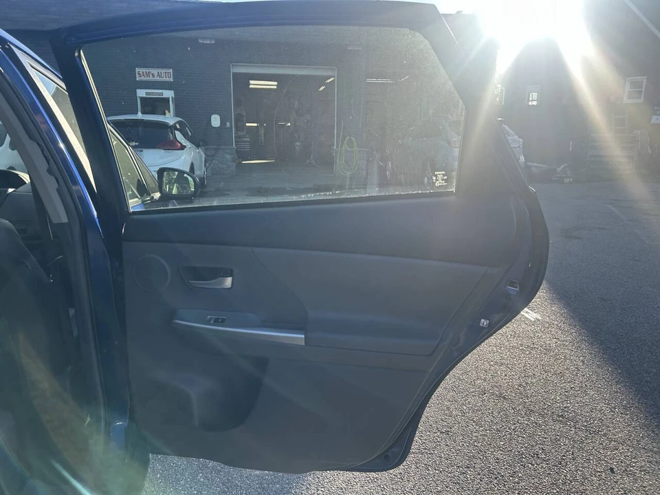 2013 Toyota Prius 3rd Gen - Image 11 of 21