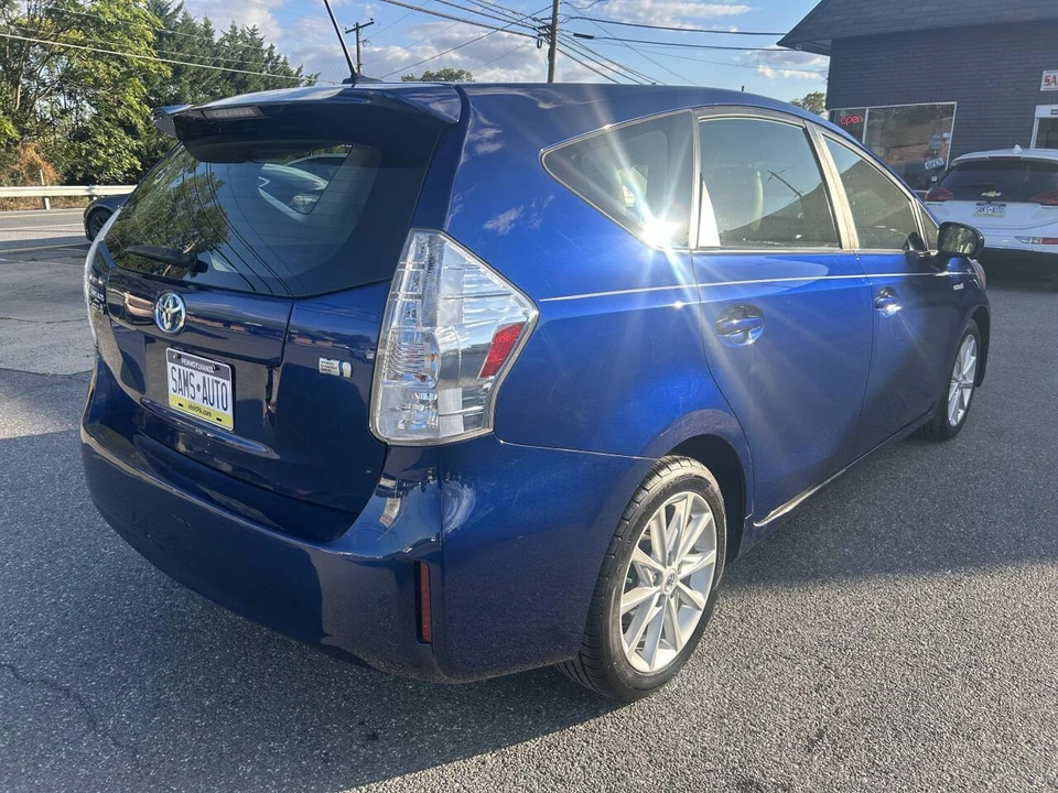 2013 Toyota Prius 3rd Gen - Image 5 of 21