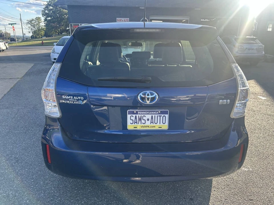 2013 Toyota Prius 3rd Gen - Image 6 of 21