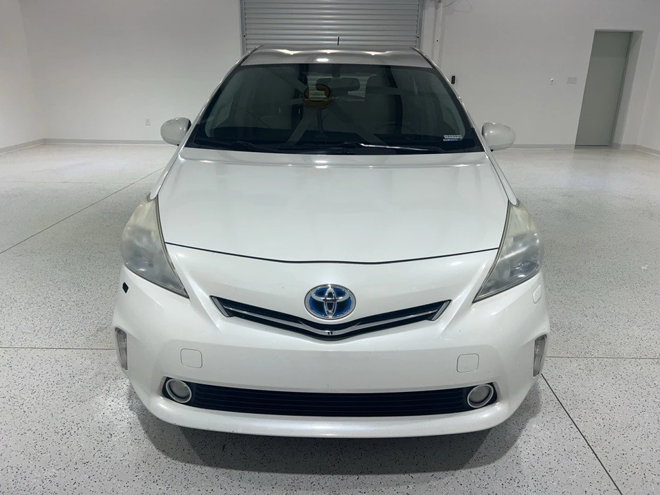 2013 Toyota Prius 3rd Gen - Image 8 of 21