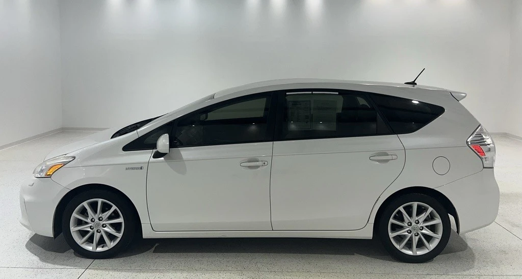 2013 Toyota Prius 3rd Gen - Image 2 of 21
