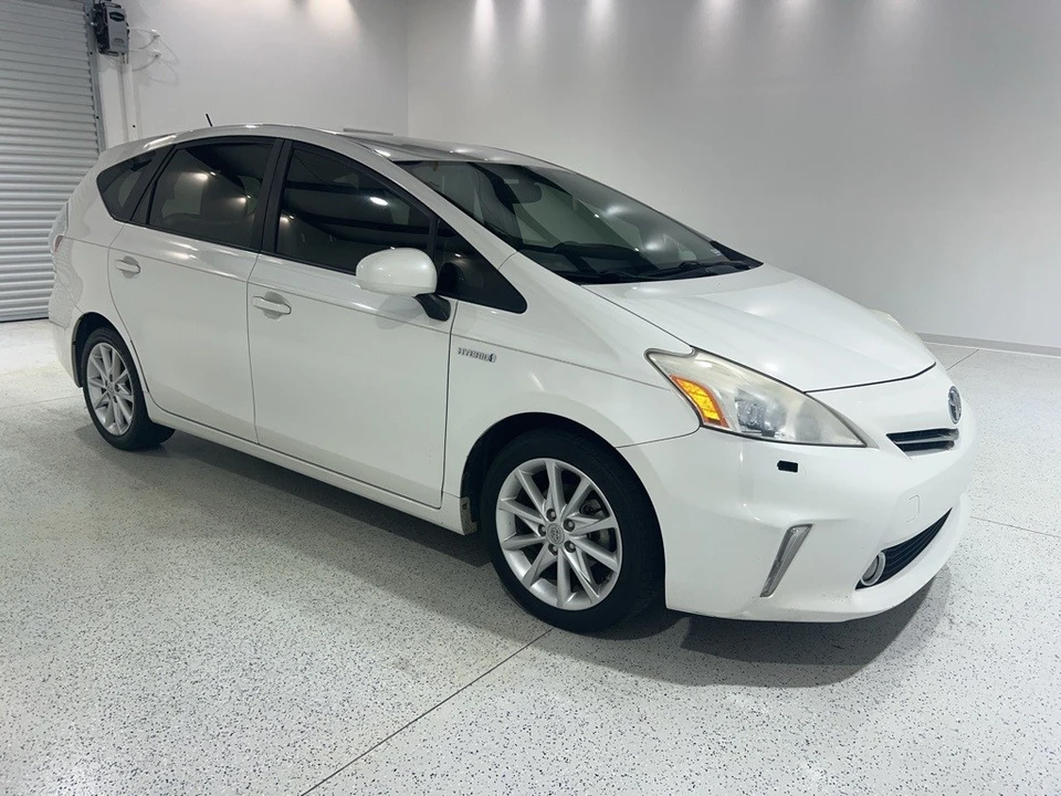 2013 Toyota Prius 3rd Gen - Image 6 of 12