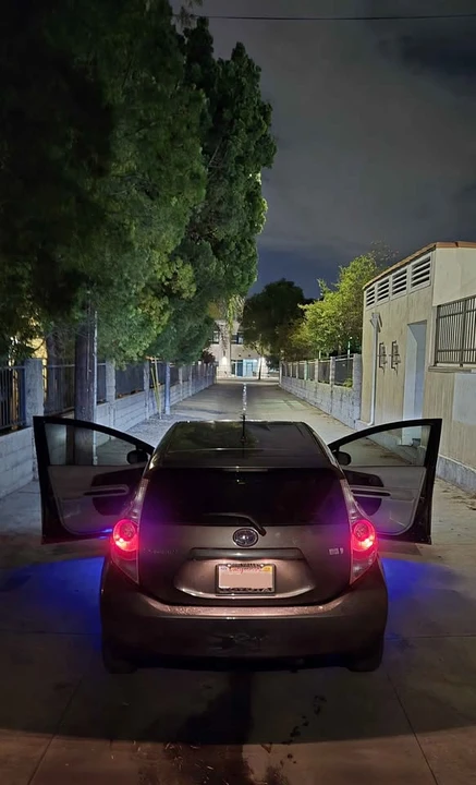 2013 Toyota Prius - Image 3 of 9