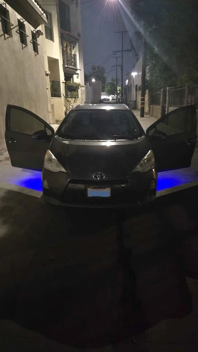 2013 Toyota Prius - Image 4 of 9
