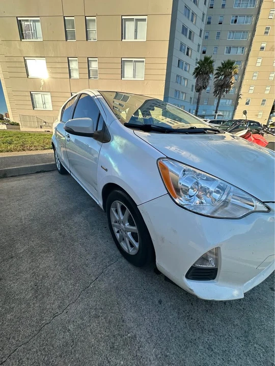 2013 Toyota Prius - Image 7 of 7