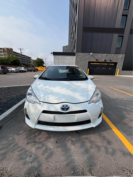 2013 Toyota Prius - Image 2 of 13