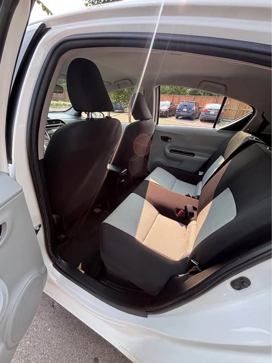 2013 Toyota Prius - Image 10 of 13