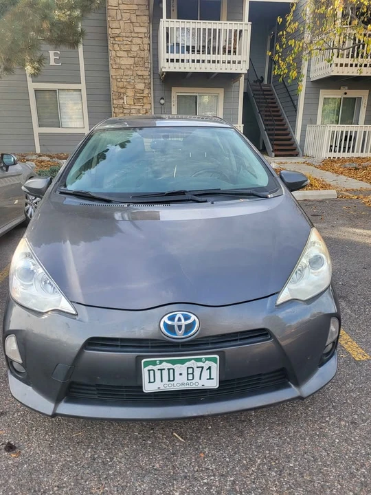2013 Toyota Prius - Image 2 of 8