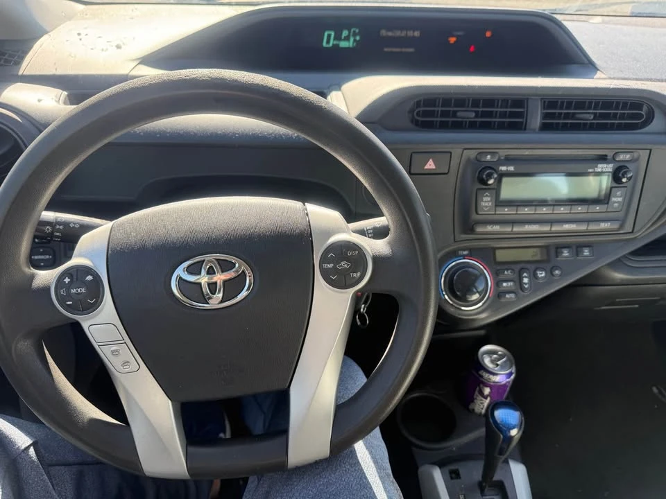2013 Toyota Prius - Image 9 of 13