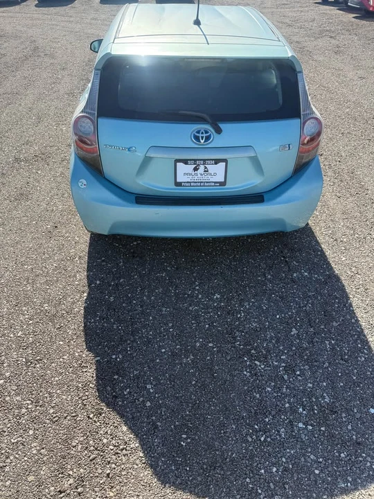 2013 Toyota Prius - Image 8 of 13