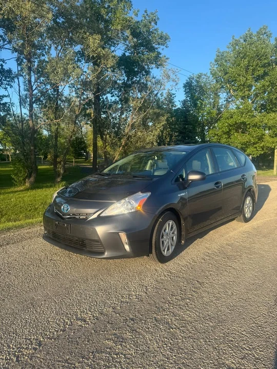 2013 Toyota Prius 3rd Gen - Image 3 of 10