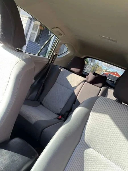 2013 Toyota RAV4 4th Gen - Image 9 of 12