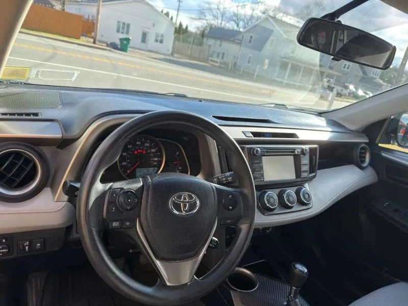 2013 Toyota RAV4 4th Gen - Image 8 of 12