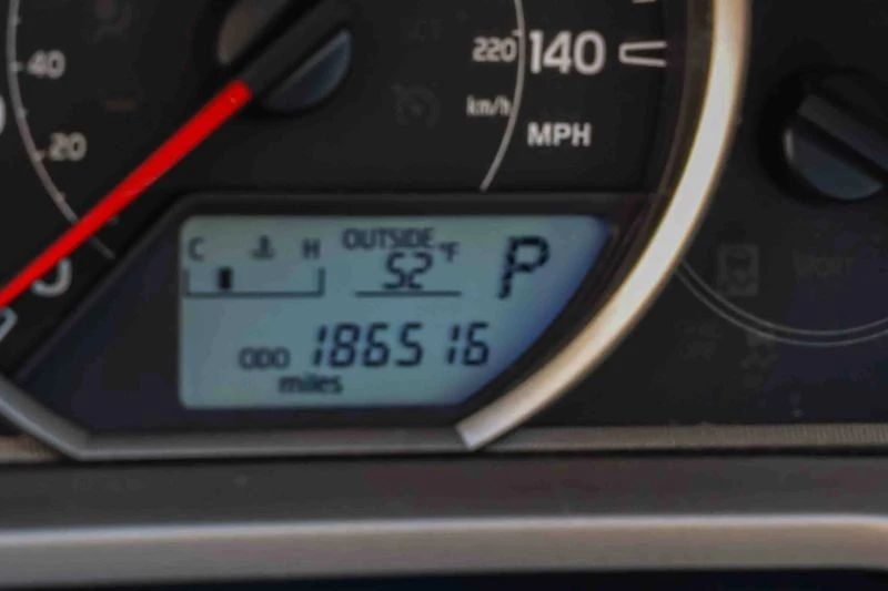 2013 Toyota RAV4 4th Gen - Image 8 of 12