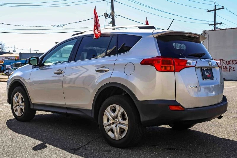2013 Toyota RAV4 4th Gen - Image 4 of 12