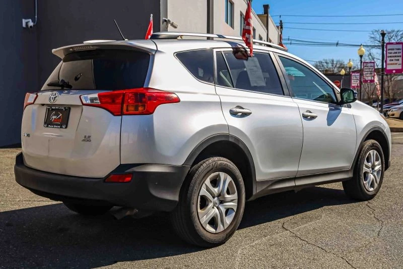 2013 Toyota RAV4 4th Gen - Image 6 of 12