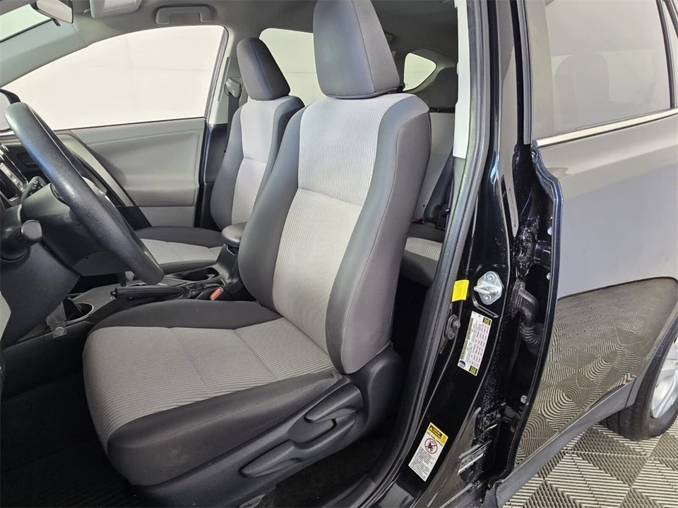 2013 Toyota RAV4 4th Gen - Image 6 of 12