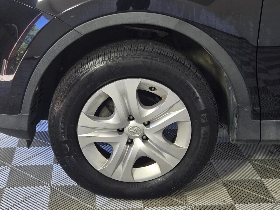 2013 Toyota RAV4 4th Gen - Image 5 of 12