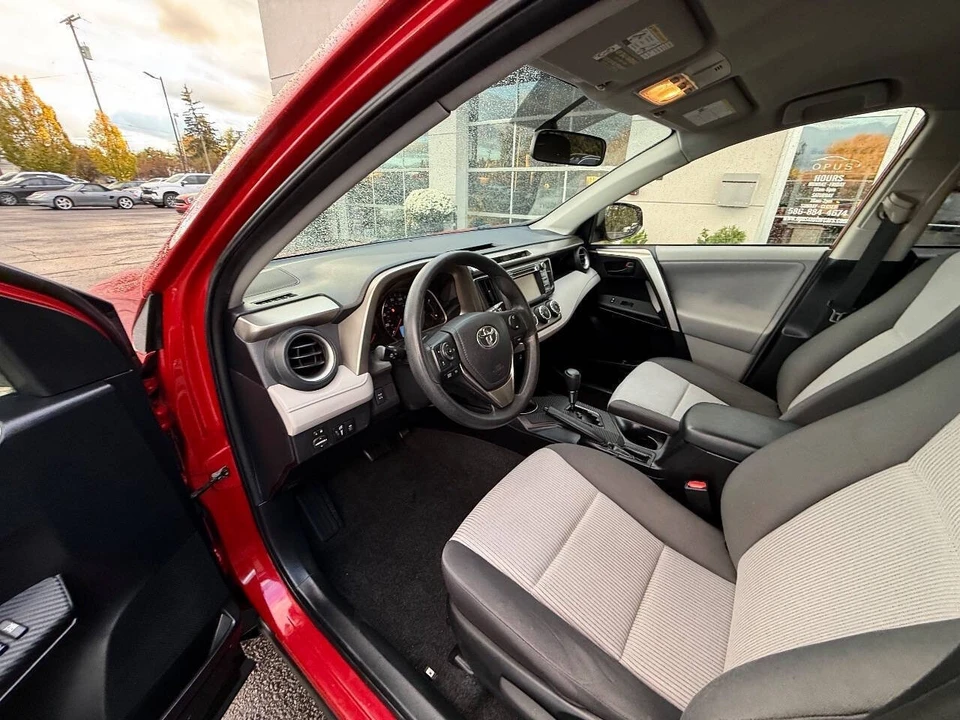 2013 Toyota RAV4 4th Gen - Image 10 of 20