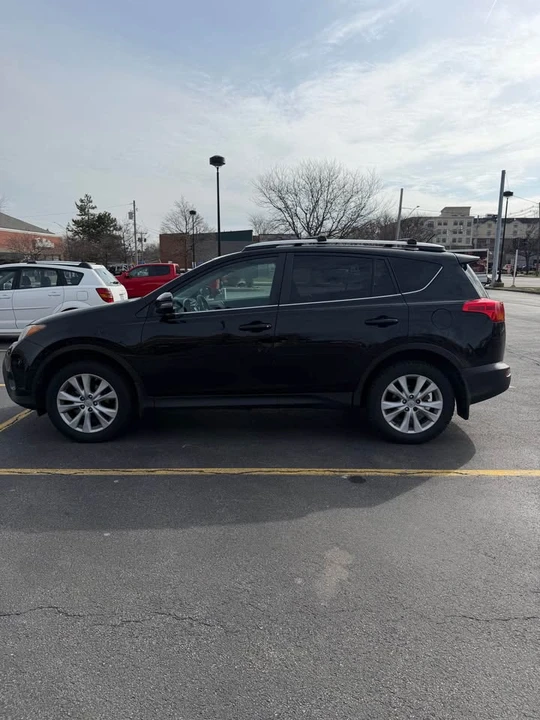 2013 Toyota RAV4 4th Gen - Image 4 of 16